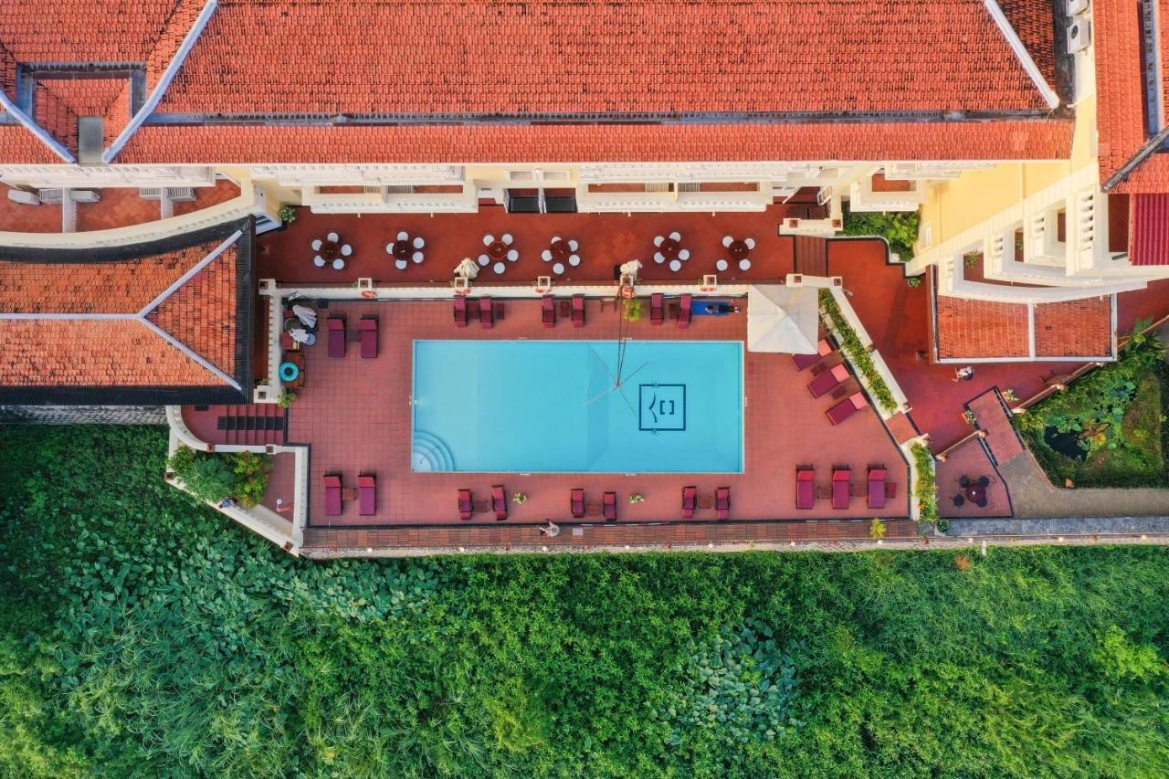 Victoria 4*